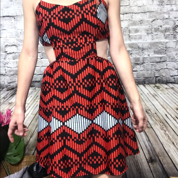 Love Audrey Red Cut out Waist Dress - Picture 4 of 8